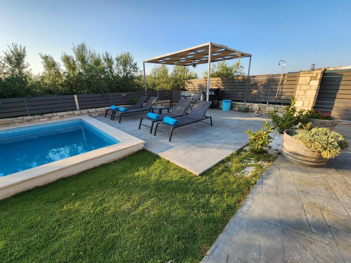 Villa Sheila With Private Pool Roumelí Exterior photo