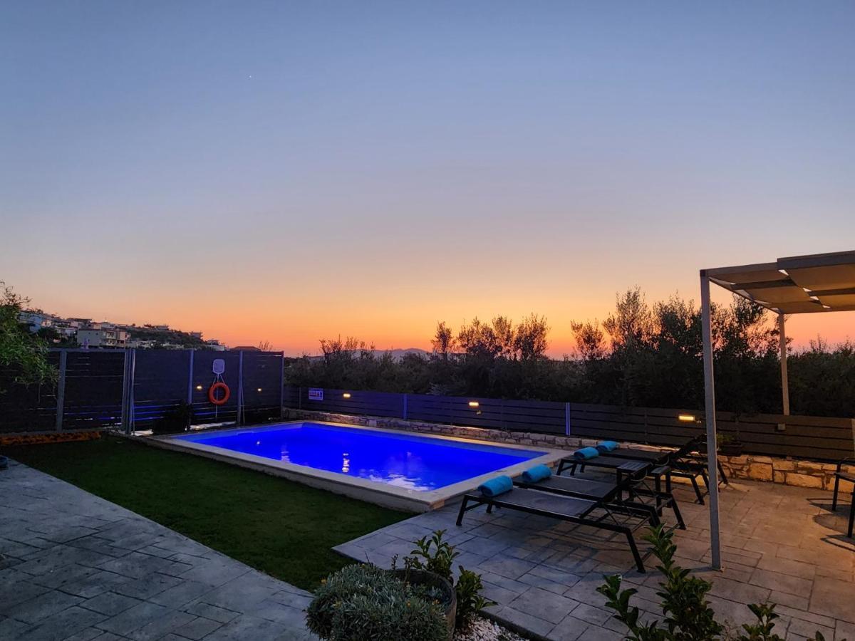 Villa Sheila With Private Pool Roumelí Exterior photo